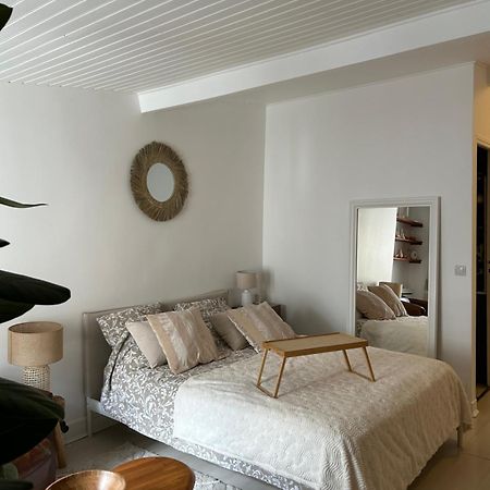 Grand Studio Entierement Renove Au Coeur De Paris Apartment Bagian luar foto