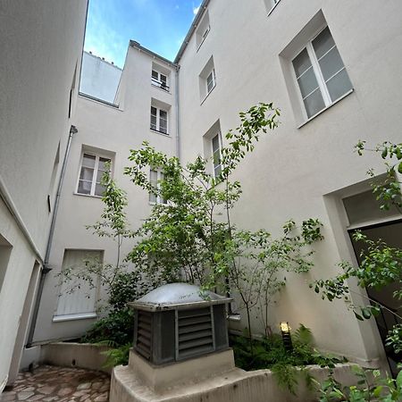 Grand Studio Entierement Renove Au Coeur De Paris Apartment Bagian luar foto