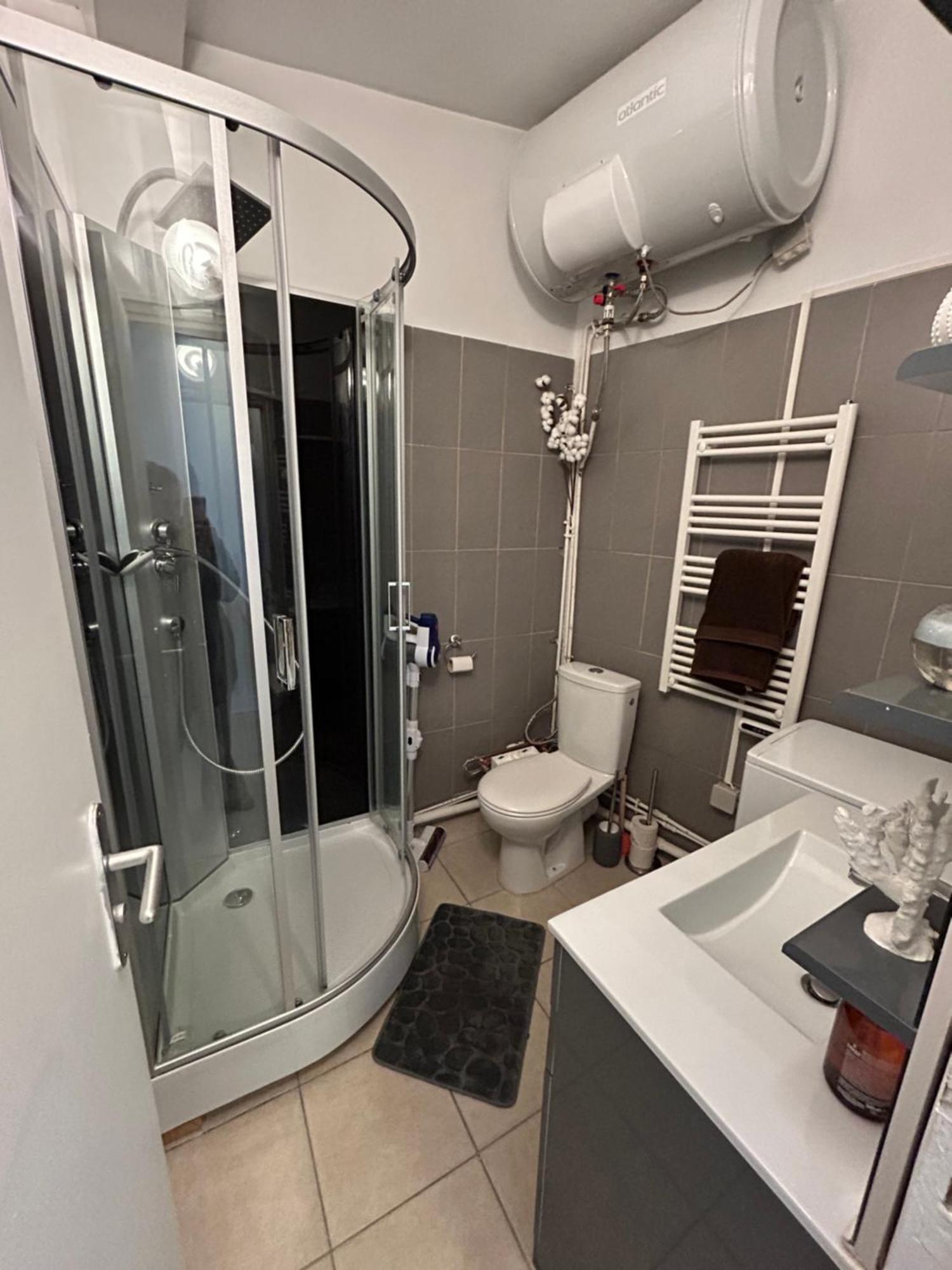 Grand Studio Entierement Renove Au Coeur De Paris Apartment Bagian luar foto
